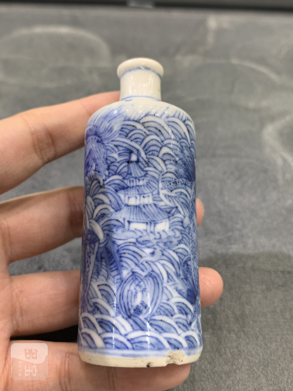 清晚期青花海八怪鼻烟壶 - 图4